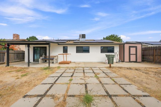 2736 Magnolia St, Ceres, CA 95307