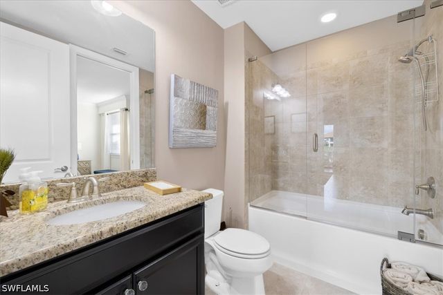 9684 Montelanico LOOP 102, Naples, FL 34119