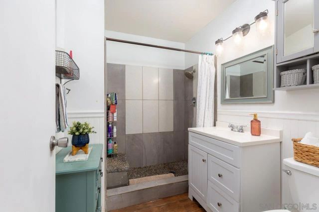 730 Lonsdale Ln, Vista, CA 92084