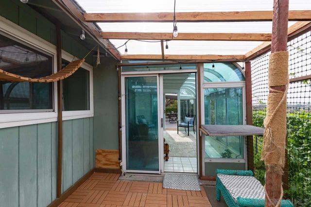 730 Lonsdale Ln, Vista, CA 92084