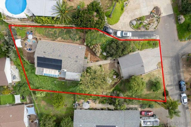 730 Lonsdale Ln, Vista, CA 92084