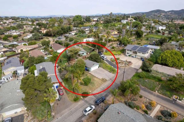 730 Lonsdale Ln, Vista, CA 92084