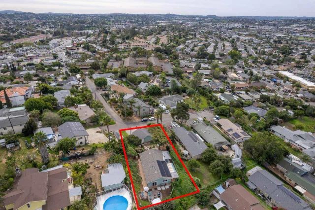 730 Lonsdale Ln, Vista, CA 92084