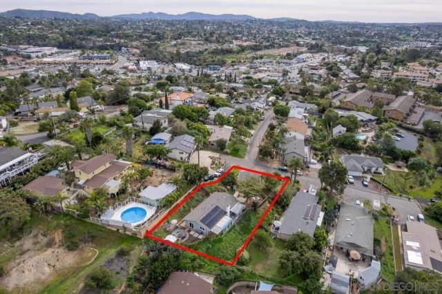 730 Lonsdale Ln, Vista, CA 92084