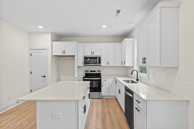 205 Doral Drive, Hampstead, NC 28443