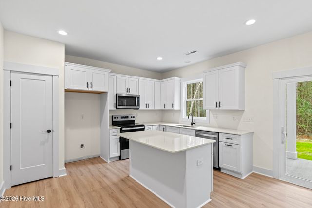 205 Doral Drive, Hampstead, NC 28443