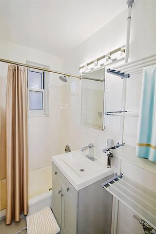 1296 Midland Avenue 5G, Yonkers, NY 10704