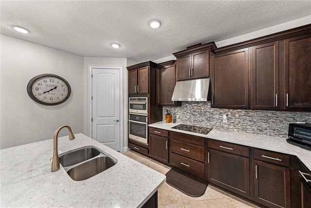 34155 EVERGREEN HILL COURT, Wesley Chapel, FL 33545