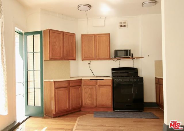 2121 James M Wood Boulevard 310, Los Angeles, CA 90006
