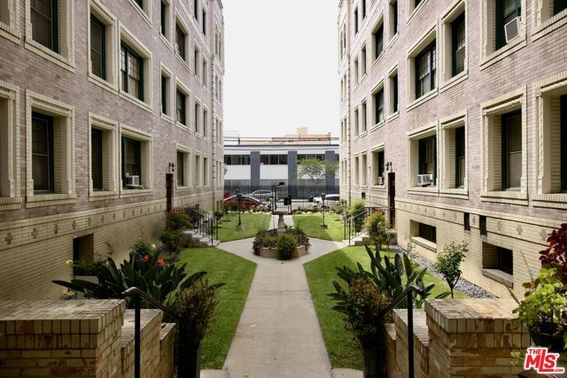 2121 James M Wood Boulevard 310, Los Angeles, CA 90006