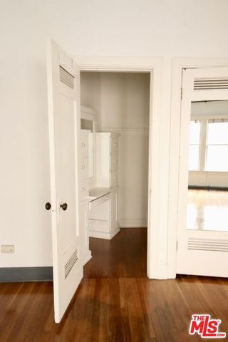 2121 James M Wood Boulevard 310, Los Angeles, CA 90006