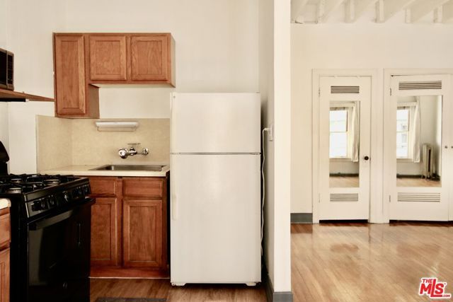 2121 James M Wood Boulevard 310, Los Angeles, CA 90006