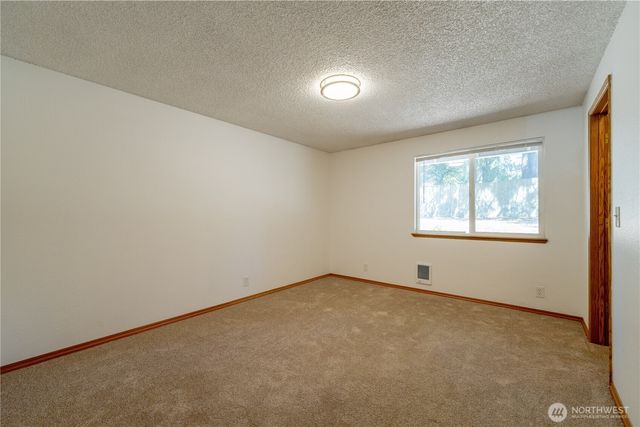 6419 163rd Street Ct E, Puyallup, WA 98375