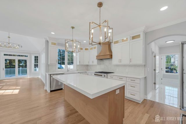 21 King Street, Edison, NJ 08820