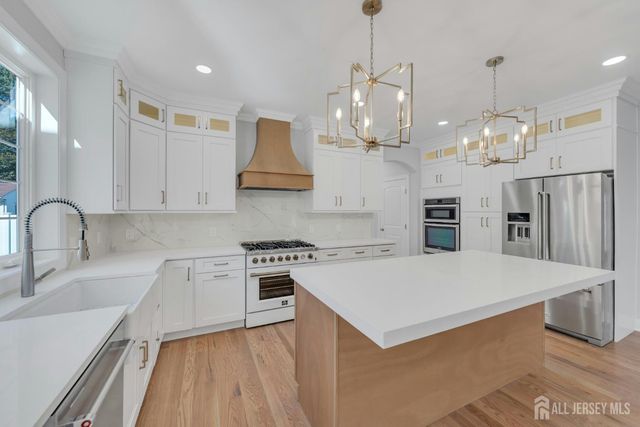 21 King Street, Edison, NJ 08820