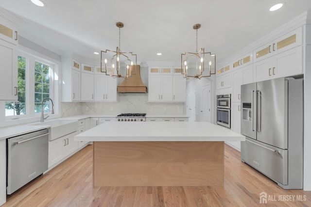 21 King Street, Edison, NJ 08820