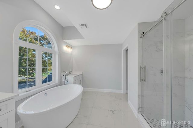 21 King Street, Edison, NJ 08820