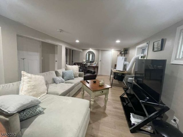 13 Windsor St, Kearny Town, NJ 07032