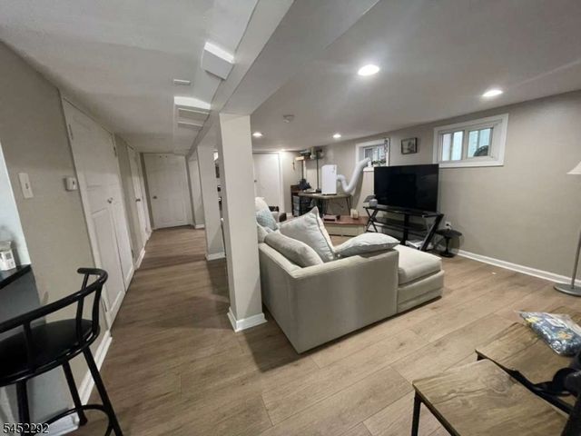 13 Windsor St, Kearny Town, NJ 07032