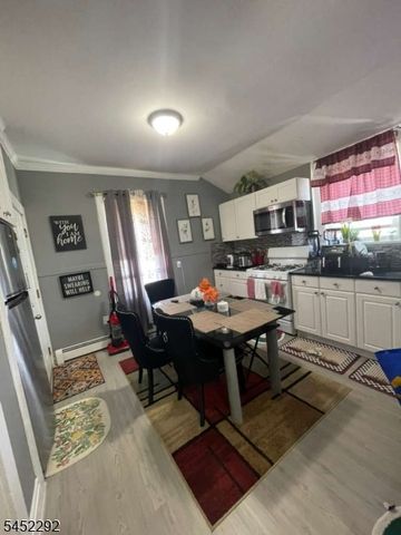 13 Windsor St, Kearny Town, NJ 07032