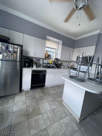 13 Windsor St, Kearny Town, NJ 07032