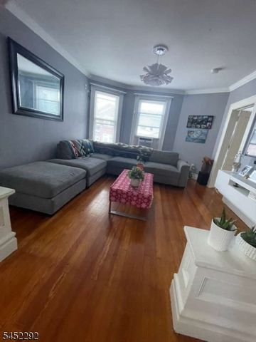 13 Windsor St, Kearny Town, NJ 07032