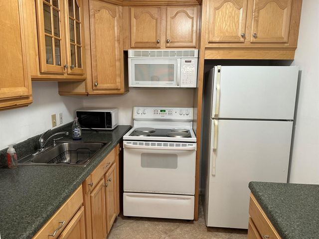 2 CANTERBURY A 2, West Palm Beach, FL 33417
