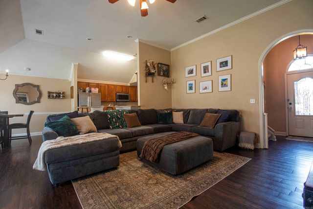 37 Lakeland Drive, Cabot, AR 72023