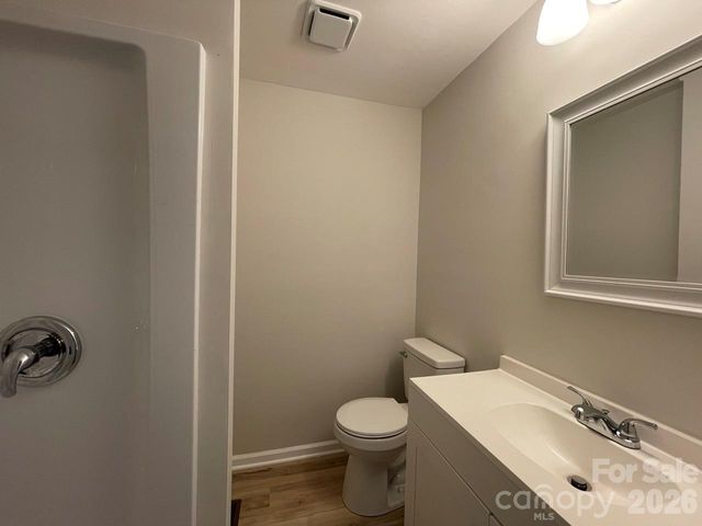 1617 W 4th Avenue, Gastonia, NC 28052