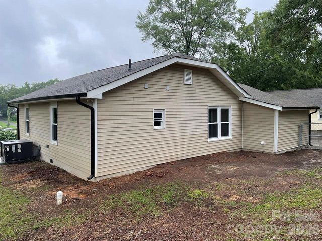1617 W 4th Avenue, Gastonia, NC 28052