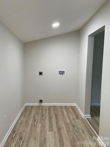 1617 W 4th Avenue, Gastonia, NC 28052