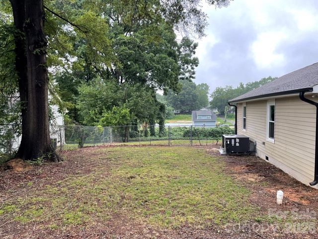 1617 W 4th Avenue, Gastonia, NC 28052