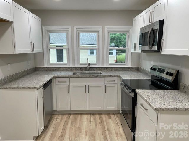 1617 W 4th Avenue, Gastonia, NC 28052