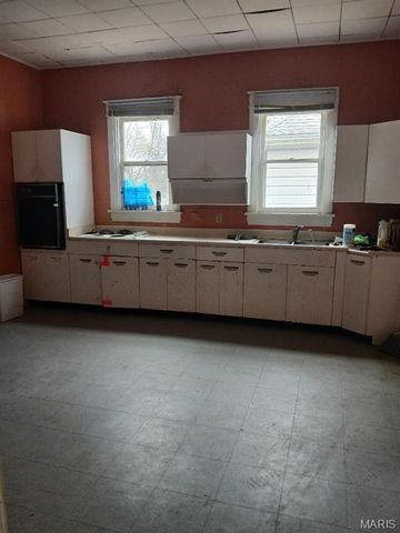 1213 Diamond Street, Alton, IL 62002