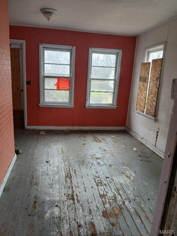 1213 Diamond Street, Alton, IL 62002