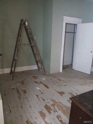 1213 Diamond Street, Alton, IL 62002