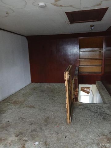 1213 Diamond Street, Alton, IL 62002