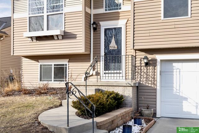 1814 N 207th Street, Elkhorn, NE 68022