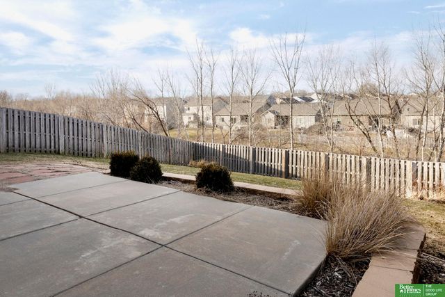 1814 N 207th Street, Elkhorn, NE 68022