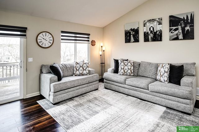 1814 N 207th Street, Elkhorn, NE 68022