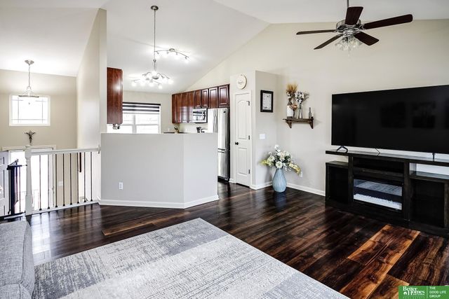 1814 N 207th Street, Elkhorn, NE 68022