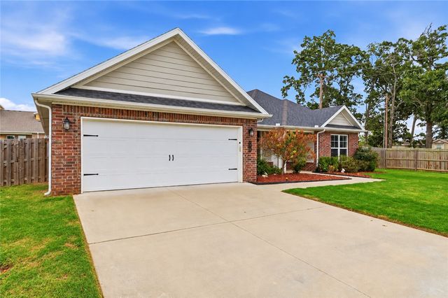 900 Estes Drive, Pea Ridge, AR 72751
