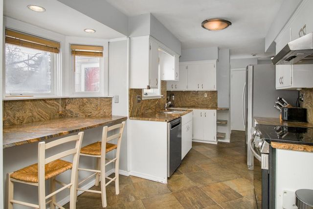 2414 W Old Shakopee Road, Bloomington, MN 55431