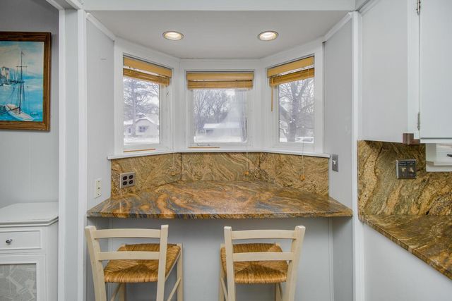 2414 W Old Shakopee Road, Bloomington, MN 55431