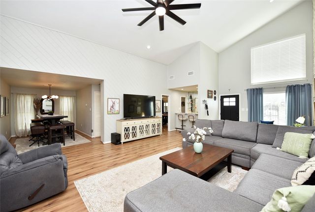 2527 Live Oak Drive, Rosenberg, TX 77471