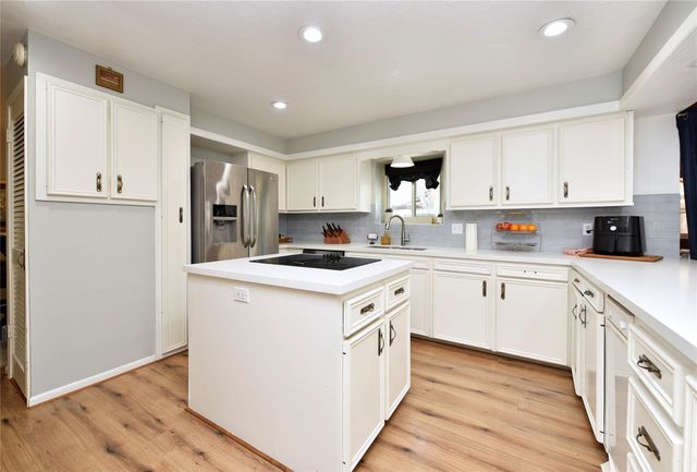 2527 Live Oak Drive, Rosenberg, TX 77471