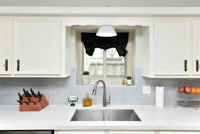 2527 Live Oak Drive, Rosenberg, TX 77471