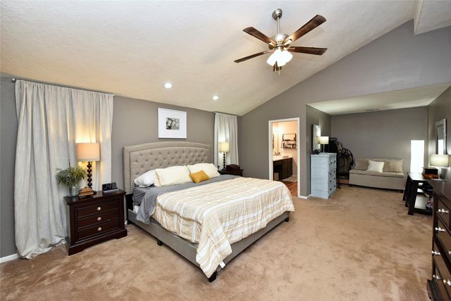 2527 Live Oak Drive, Rosenberg, TX 77471