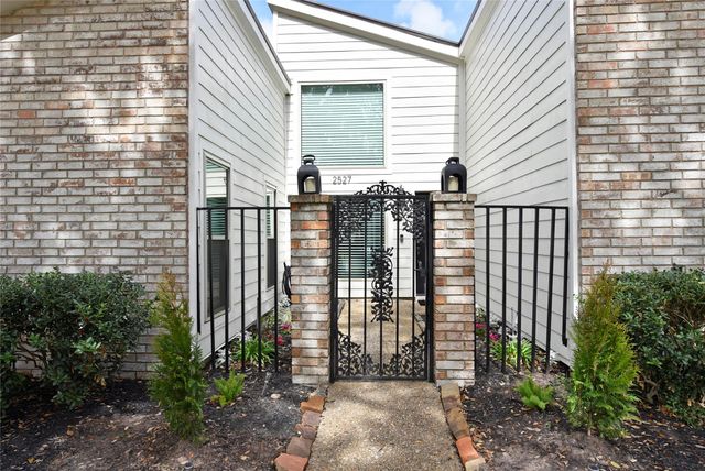 2527 Live Oak Drive, Rosenberg, TX 77471