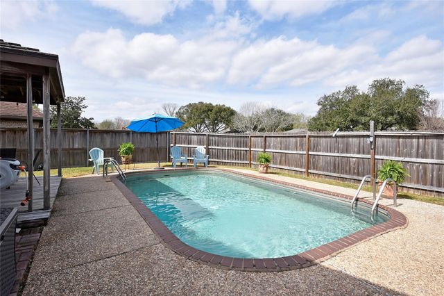 2527 Live Oak Drive, Rosenberg, TX 77471